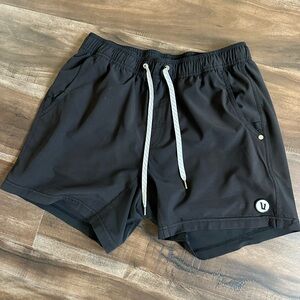 Vuori Men Medium 5"-Inch Inseam Kore Shorts with Liner, Black